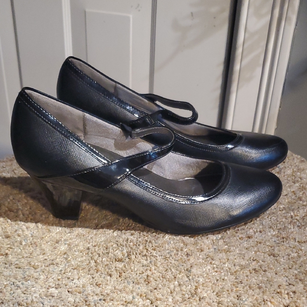 Life Stride Black Mary Jane Heels